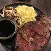 Una foto de Smoked Prime Rib Sliders de un restaurante