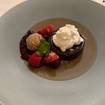 Una foto de Flourless Chocolate Cake de un restaurante