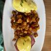 某餐廳的Signature Eggs Benedict​照片
