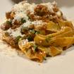 Una foto de Tagliatelle Bolognese de un restaurante
