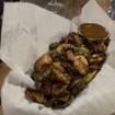 Una foto de Crispy Brussel Sprouts de un restaurante