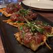 Una foto de Tuna Crisp de un restaurante