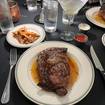 Una foto de Ribeye de un restaurante
