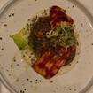 Una foto de salmone de un restaurante