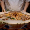 Una foto de Table Side Live King Crab de un restaurante
