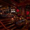 Una foto de Grand Staircase Table Seating de un restaurante