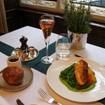 Sunday Lunch: Complimentary glass of Champagne-Foto eines Restaurants