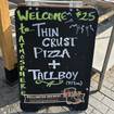 Una foto de Happy Pizza Tuesday de un restaurante