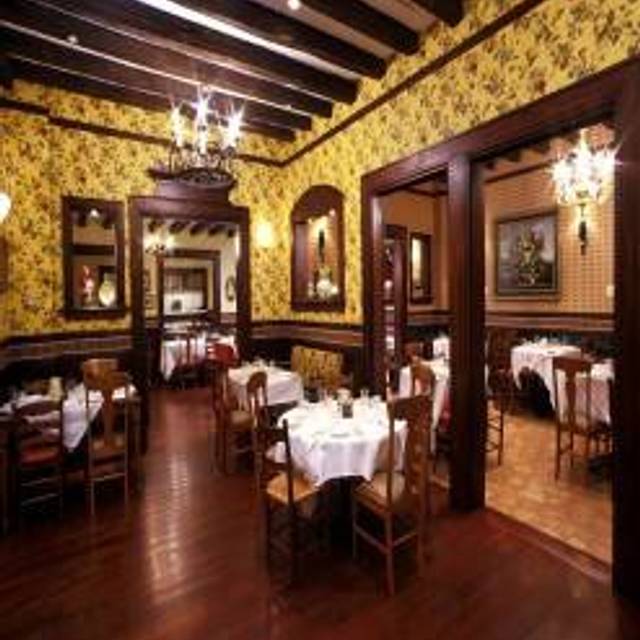 Mama Della's Ristorante at Loews Portofino Bay Hotel