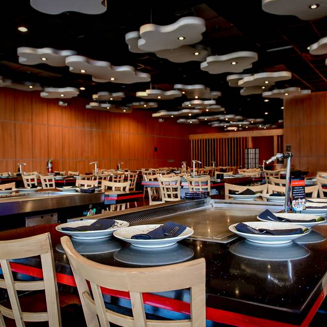 Shinto Japanese Steakhouse & Sushi Lounge - Naperville