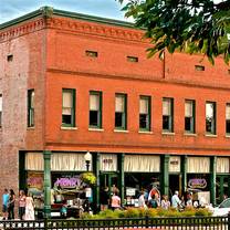 foto van henry's louisiana grill restaurant