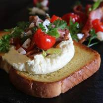 photo de restaurant antebellum