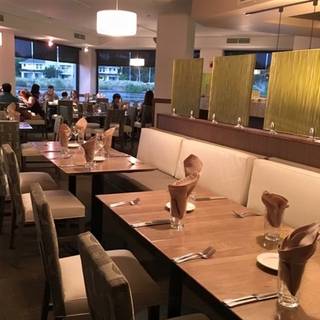 26 Restaurants Near Hilton Waikoloa Village Opentable Roy S Waikoloa Bar Grill