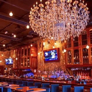 10 Restaurants Near Discovery Green Park Opentable Hearsay On The Green