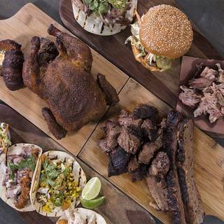 24 Restaurants Near Van Andel Arena Opentable Gilly S At The B O