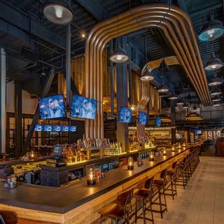 10 Restaurants Near Lambeau Field Opentable 1919 Kitchen Tap
