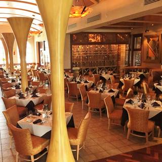 10 Restaurants Near Fort Wayne International Airport Opentable Ed Merlot S Prime Aged Beef Seafood Fort Wayne