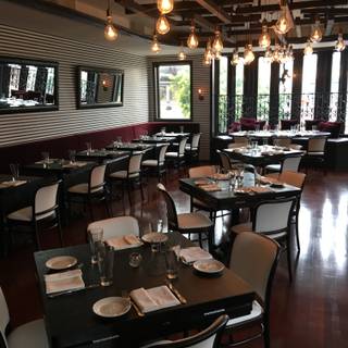 10 Restaurants Near Hudson River Waterfront Walkway Opentable The Br Rail Hoboken Nj