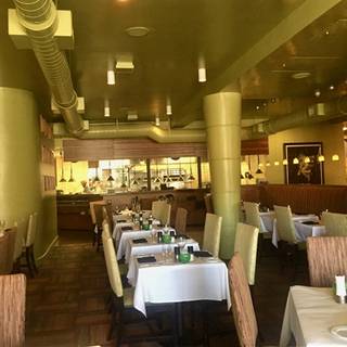 23 Restaurants Near Jamestown Settlement Opentable Fat Canary