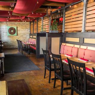 10 Restaurants Near Historic Third Ward Opentable Dandan Milwaukee
