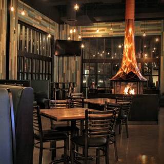 10 Restaurants Near Echo Lake Park Opentable Echo Tap Grille