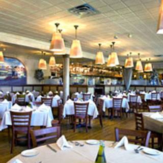 10 Restaurants Near Oakbrook Center Opentable 17 Restaurants Available Nearby Tuscany Oak Brook