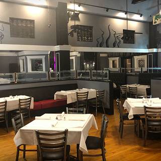 10 Restaurants Near Green Tree Golf Course Opentable Waves Restaurant Lounge