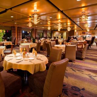 9 Restaurants Near Crowne Plaza Hotel Minneapolis West Plymouth Creekside Cafe At Crown Plaza Minneapolis West