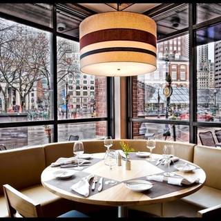 10 Restaurants Near Faneuil Hall Opentable North 26 Restaurant Bar