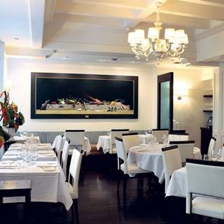 28 Restaurants Near Millennium Knickerbocker Hotel Opentable Pelago