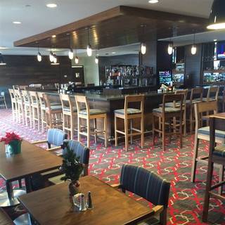 10 Restaurants Near Detroit Metropolitan Wayne County Airport Hop Union Gastropub