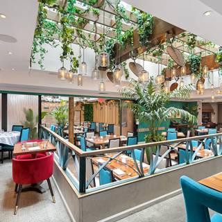 74 Restaurants Near Sheraton New York Times Square Hotel Opentable Victor S Café