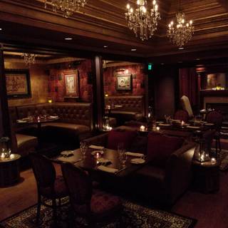 27 Restaurants Near Toyota Center Opentable Foundation Room House Of Blues Houston