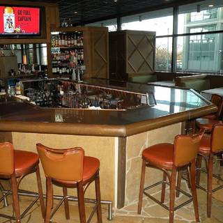 10 Restaurants Near St Louis Gateway Arch Opentable Carmine S Steakhouse