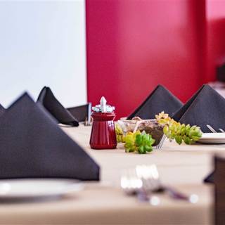 10 Restaurants Near Orpheum Theatre Opentable Bistro 10un