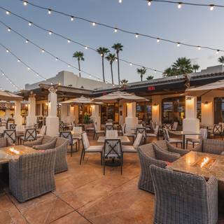 10 Restaurants Near Arizona Cardinals Stadium Opentable Red S Bar Grill
