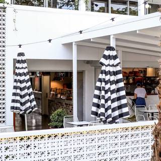 10 Restaurants Near Magic Mountain Opentable Quick View