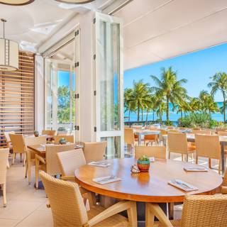 64 Restaurants Near Hyatt Regency Waikiki Beach Resort Spa Opentable The Buffet At Hyatt Waikiki