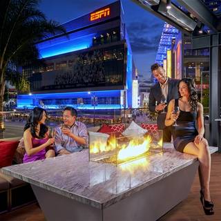 10 Restaurants Near Staples Center Opentable Nixo Patio Lounge