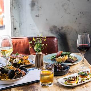 40 Restaurants Near Orpheum Theater Opentable Blue Hound Kitchen Tails