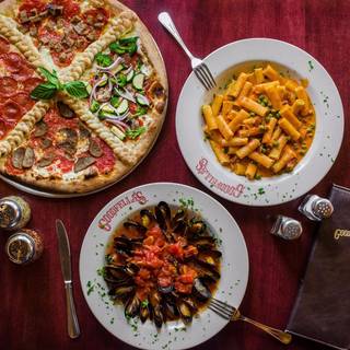 37 Restaurants Near Clove Lakes Park Opentable Goodfella S Brick Oven Pizza Restaurant Victory