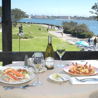 14 Restaurants Near Seaport Village Ping Center Opentable Harbor House
