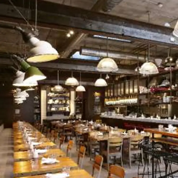 Gusto 101, Toronto, ON