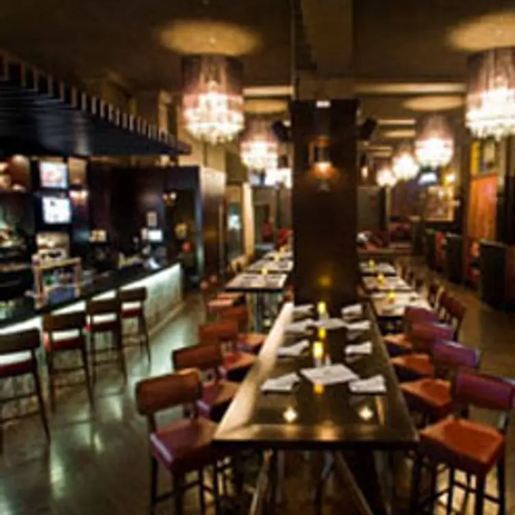Hundred Bar + Kitchen, Edmonton, AB
