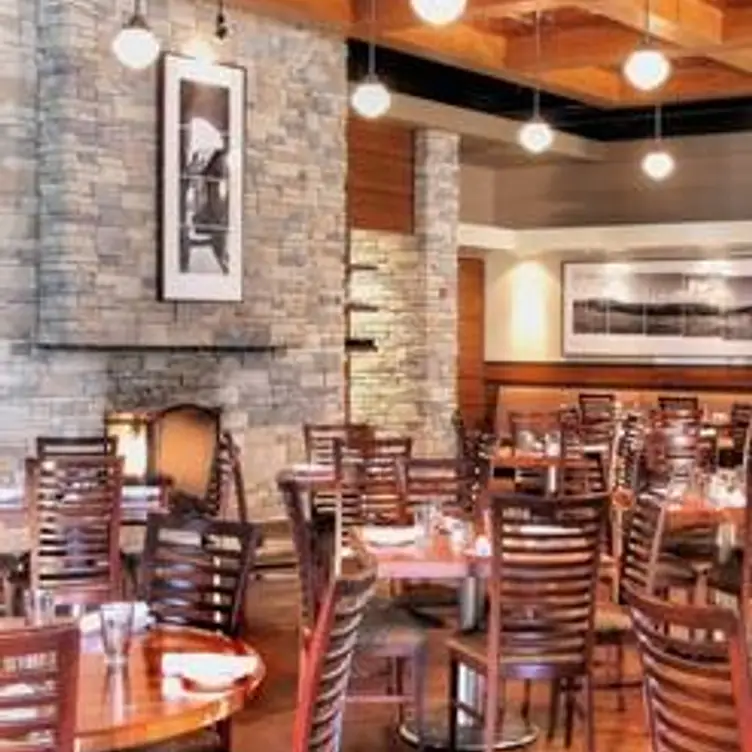 Francesca's at the Promenade, Bolingbrook, IL