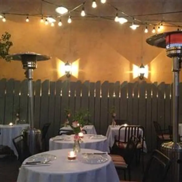 Mantee Cafe, Studio City, CA