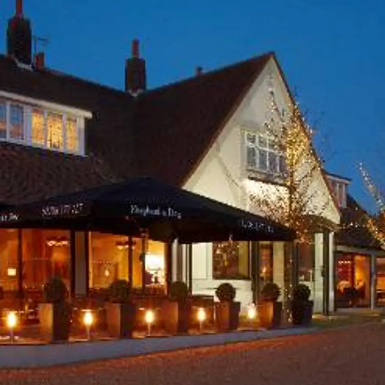 The Shepherd and Dog，London