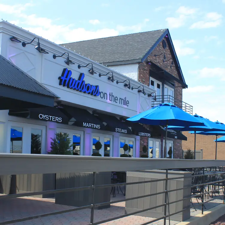 Hudson's on the Mile, Freeport, NY