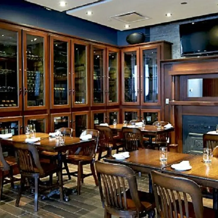 Catch Restaurant Upstairs, Calgary, AB
