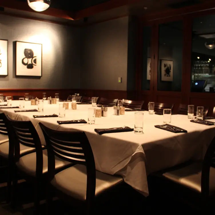 PEARL Bar & Dining, Bellevue, WA